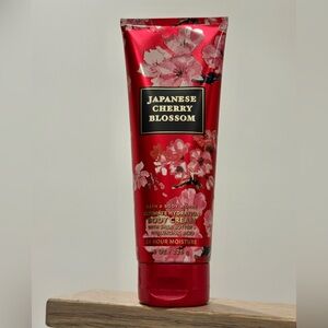 BRAND NEW Bath & Body Works Japanese Cherry Blossom Body Cream 8oz